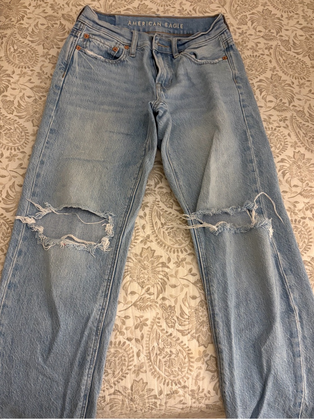 American Eagle Outfitters Light Blue Distressed Women’s Jeans